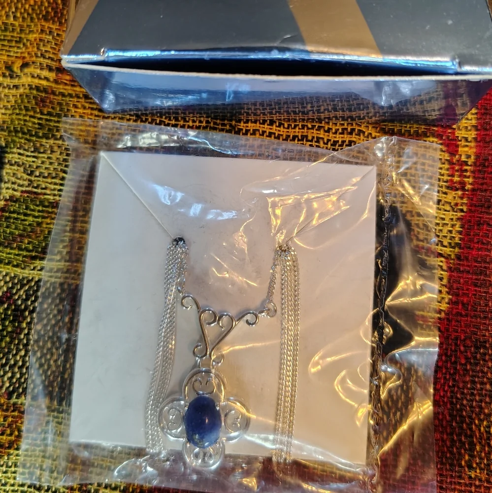 Avon 2005 Sterling Silver Open Work Lapis Blue Necklace NIB NOS - Picture 12 of 12